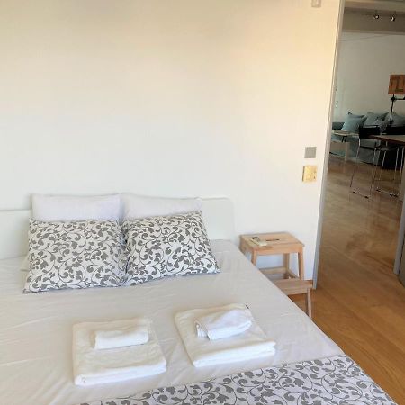 A-10 Modern & Luminous - 2Bd Athens' Party District Apartment Екстериор снимка