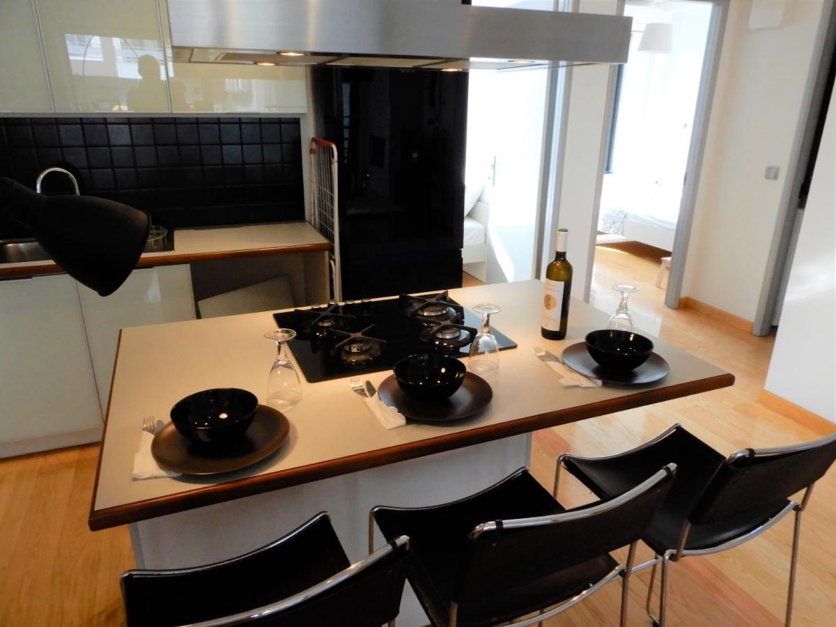 A-10 Modern & Luminous - 2Bd Athens' Party District Apartment Екстериор снимка